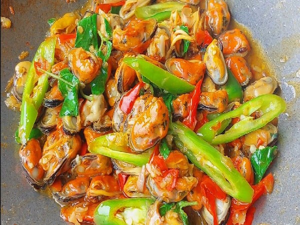 ผัดกะเพราหอยแมลงภู่