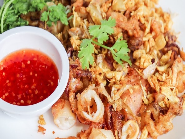 หมึกทอดกระเทียม