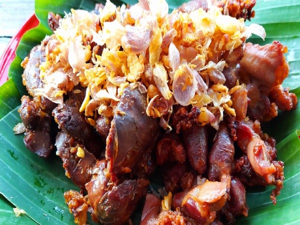 เครื่องในไก่ทอดกระเทียม
