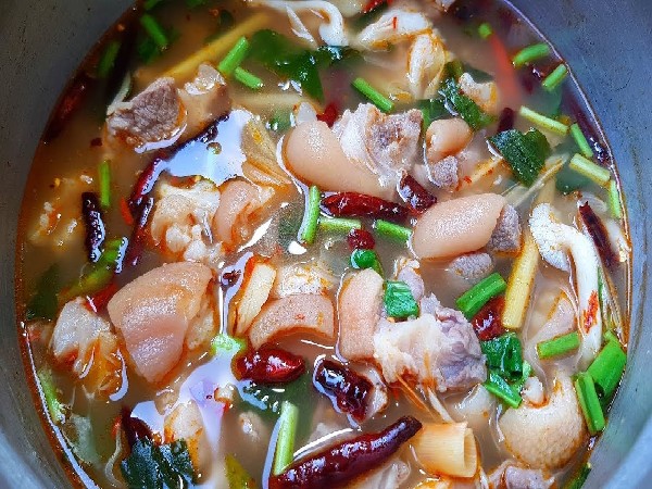 ต้มยำขาหมู