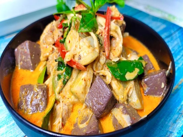 แกงกะทิไก่หน่อไม้ดอง