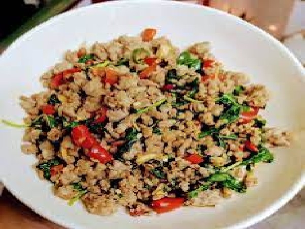 ผัดกระเพราหมูบด