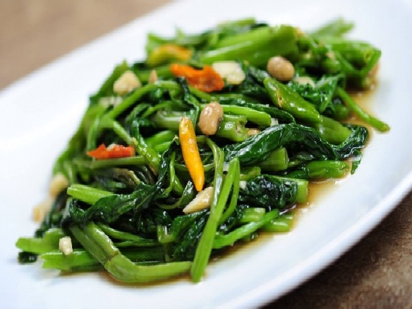 ผัดผักบุ้งไฟแดง